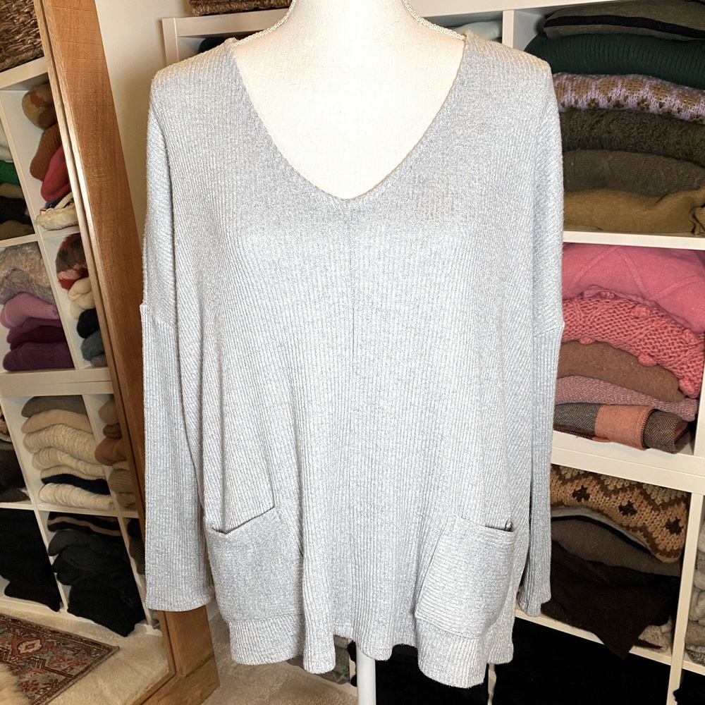 BDG by Urban Outfitters light grey sweater sz S